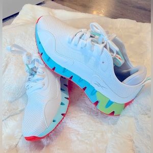 Reebok women’s Zig Dynamica Size 7.5 white/mint/orange